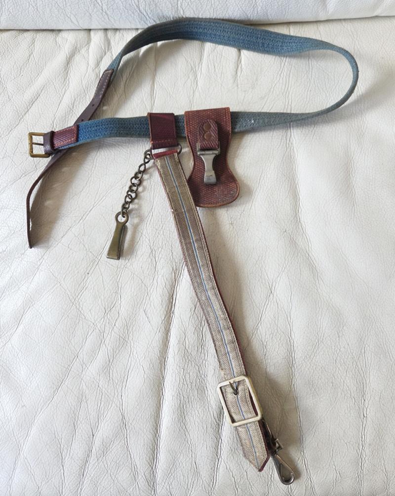 Ceinture et suspensoir pour épée ou sabre