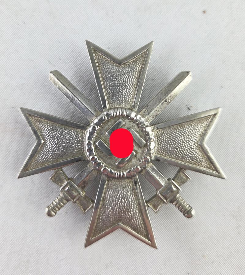 Croix du mérite de guerre de 1er cl. avec glaives